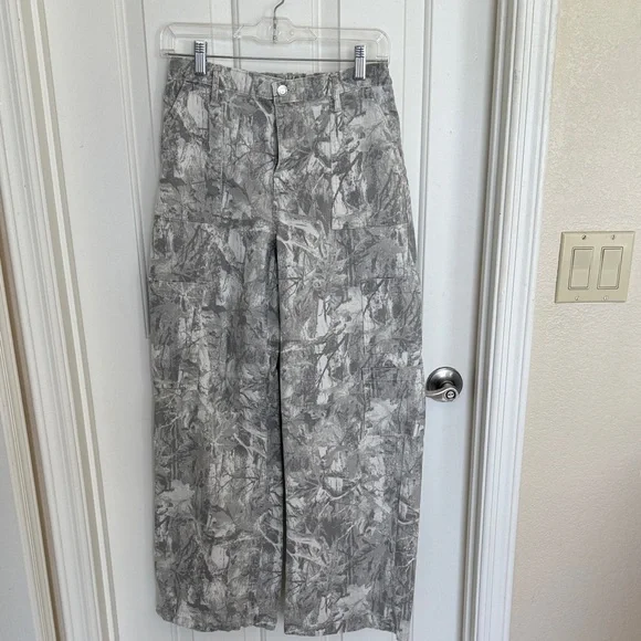 No Boundaries Camo Wide Leg Pants - Picture 5 of 9